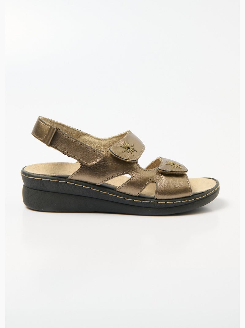 Sandalias anchas de piel bordadas - Afibel Bronce - Kiabi