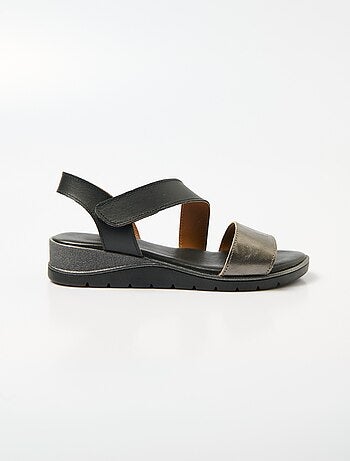 Sandalias anchas de piel con cuña rayada - Afibel