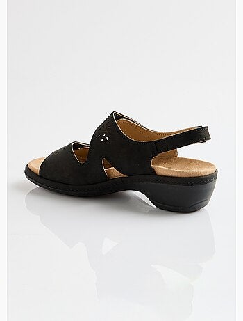 Sandalias anchas de piel con tiras de velcro. - Afibel