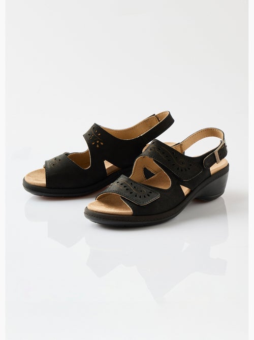 Sandalias anchas de piel con tiras de velcro. - Afibel - Kiabi