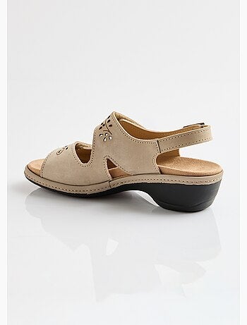 Sandalias anchas de piel con tiras de velcro. - Afibel