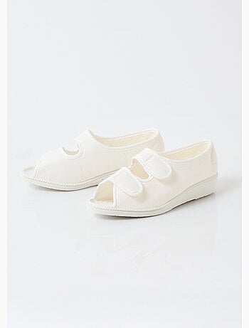 Sandalias anchas y cómodas con puntera abierta - Afibel