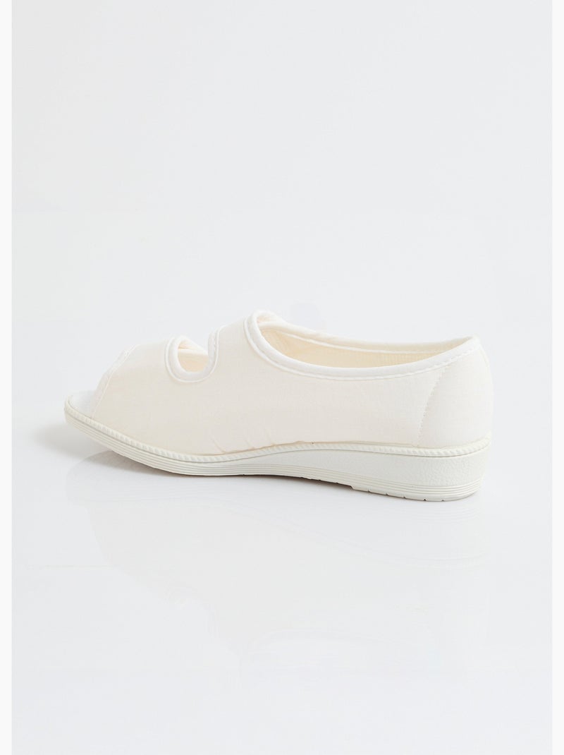 Sandalias anchas y cómodas con puntera abierta - Afibel Blanco - Kiabi