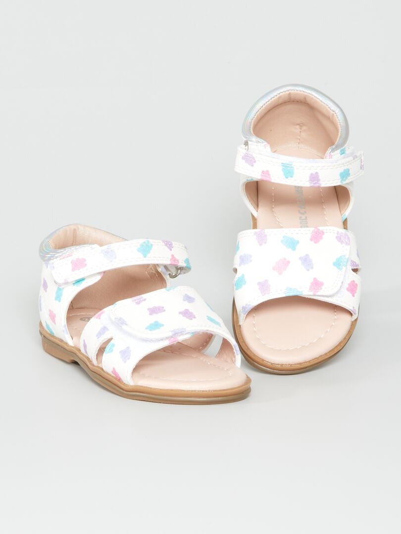 Sandalias cerradas con velcro BLANCO - Kiabi