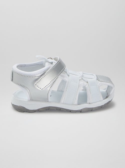 Sandalias cerradas con velcro - Kiabi