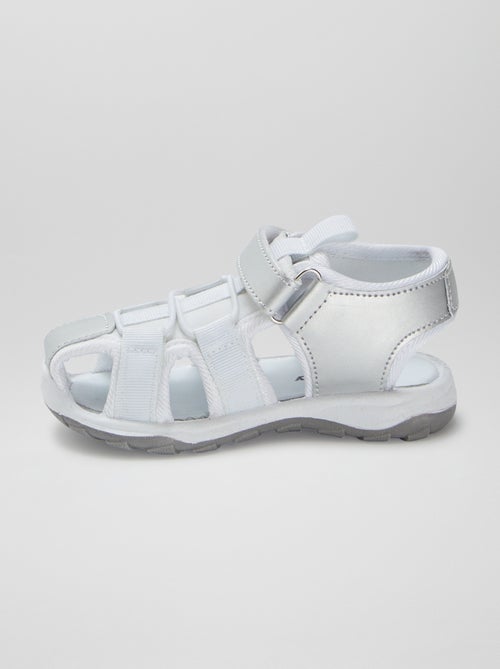Sandalias cerradas con velcro - Kiabi