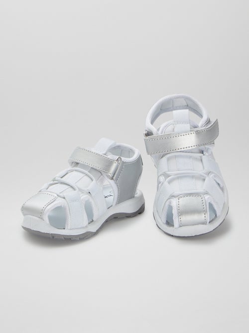 Sandalias cerradas con velcro - Kiabi