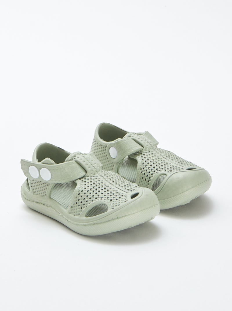 Sandalias cerradas de plástico moldeado VERDE - Kiabi