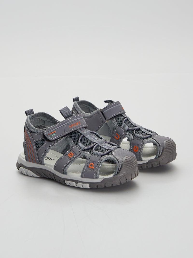 Sandalias cerradas gris - Kiabi