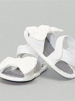 Sandalias con bordado inglés - Kiabi