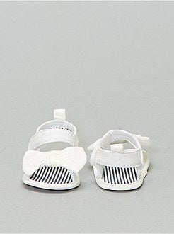 Sandalias con bordado inglés - Kiabi