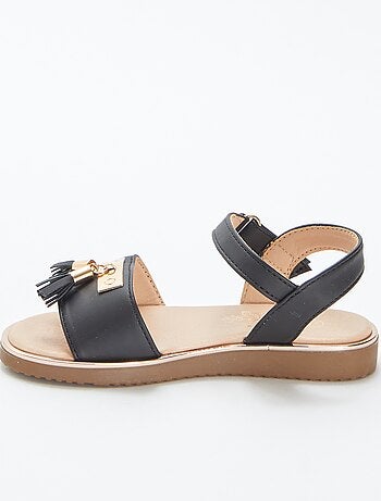 Sandalias con borlas de adorno