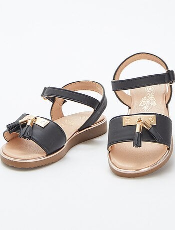 Sandalias con borlas de adorno