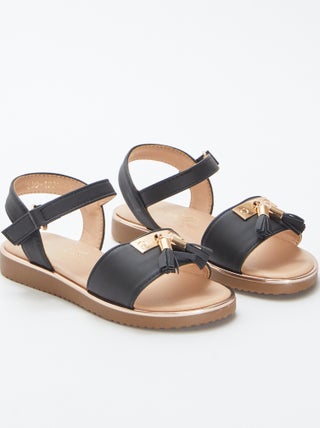 Sandalias con borlas de adorno