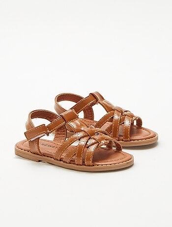 Sandalias con cierre de velcro