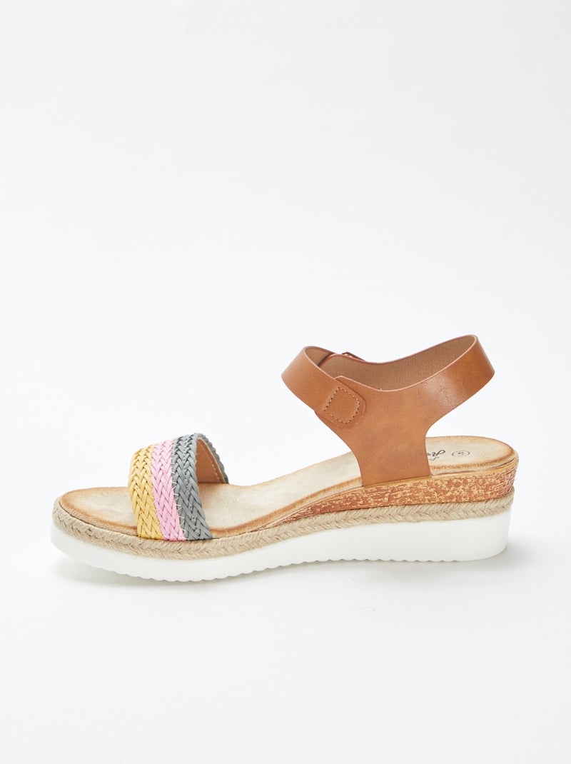 Sandalias con cuña y hebilla metálica en el tobillo AMARILLO - Kiabi