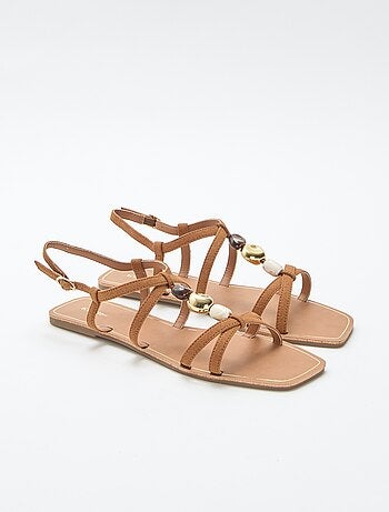 Sandalias con detalles de joyas