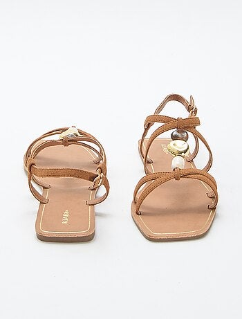 Sandalias con detalles de joyas