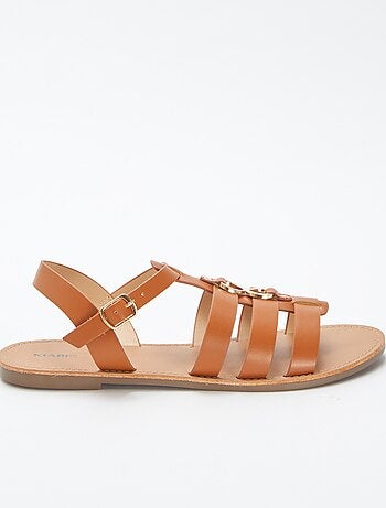 Sandalias con detalles metálicos