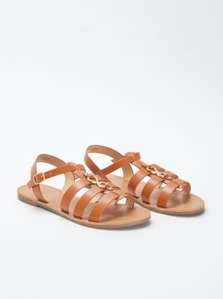 Sandalias con detalles metálicos