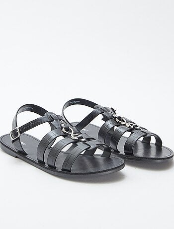 Sandalias con detalles metálicos