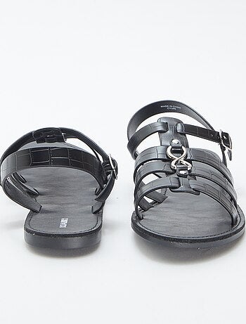 Sandalias con detalles metálicos