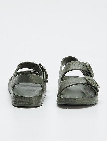 Sandalias con dos tiras