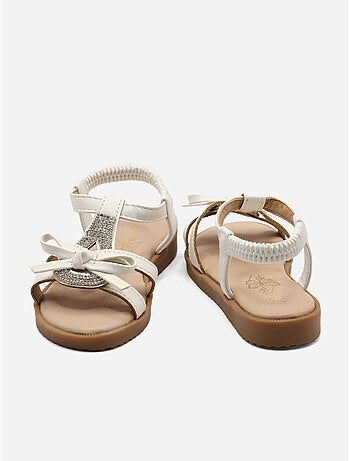 Sandalias con elásticos