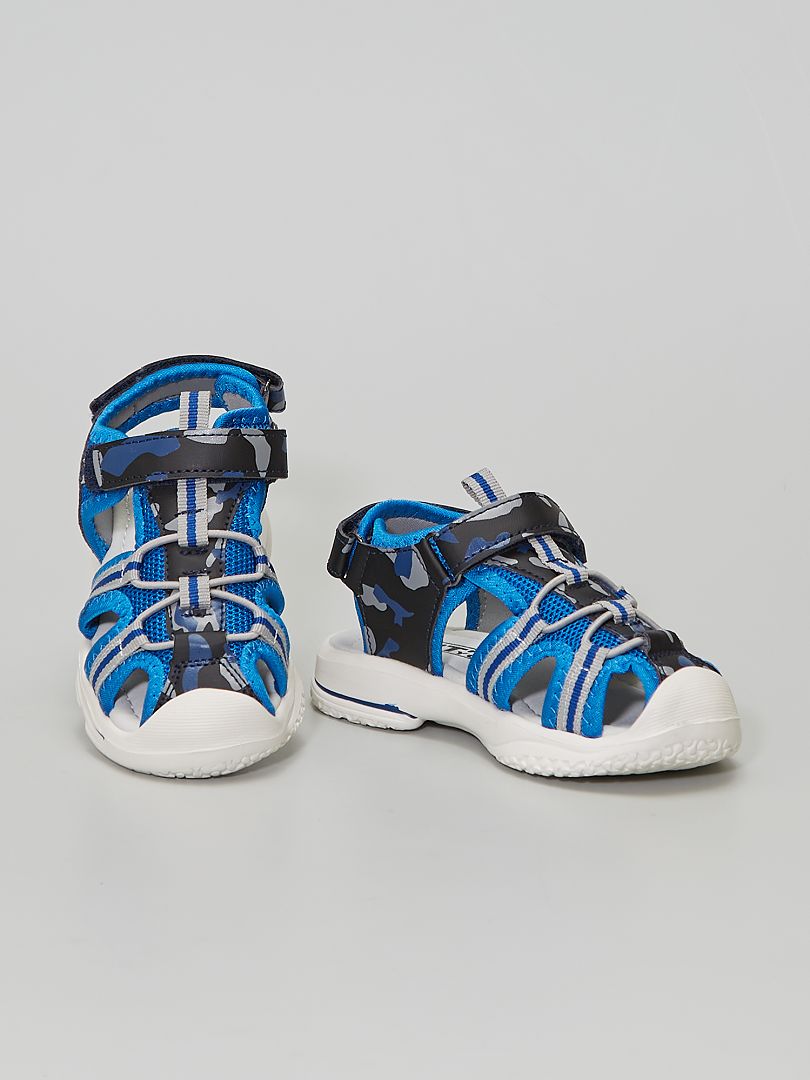 Sandalias con estampado de 'camuflaje' azul/negro - Kiabi