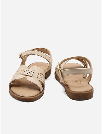 Sandalias con hebilla