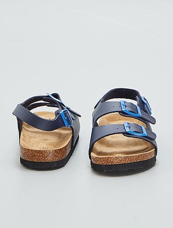 Sandalias con hebillas