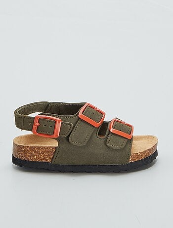 Sandalias con hebillas
