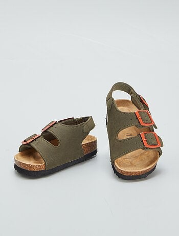 Sandalias con hebillas