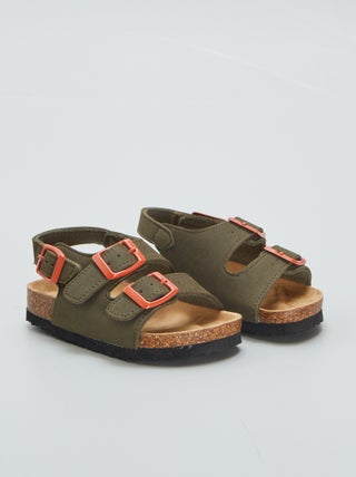 Sandalias con hebillas