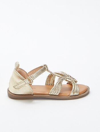 Sandalias con múltiples tiras doradas con velcros