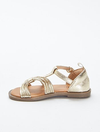 Sandalias con múltiples tiras doradas con velcros