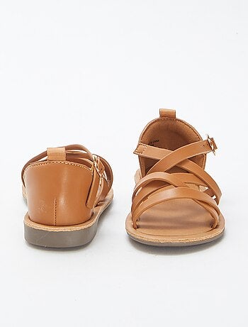 Sandalias con múltiples tiras