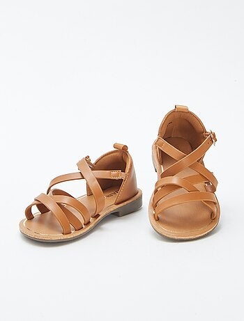 Sandalias con múltiples tiras