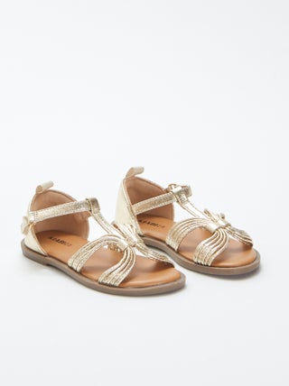 Sandalias con múltiples tiras plateadas y velcros
