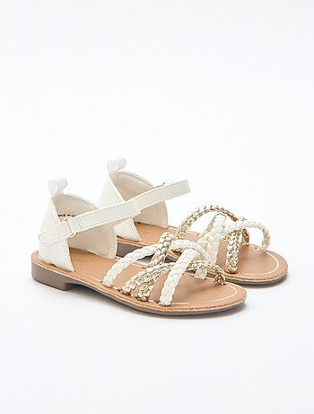 Sandalias con múltiples tiras trenzadas