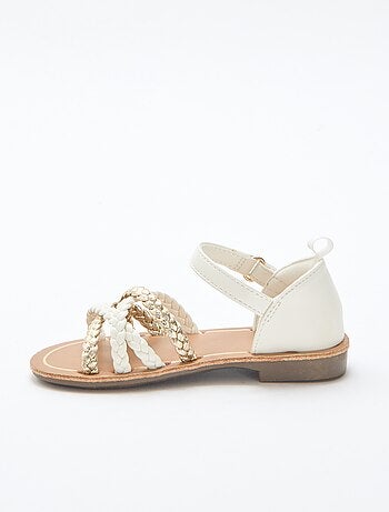 Sandalias con múltiples tiras trenzadas