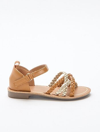 Sandalias con múltiples tiras trenzadas