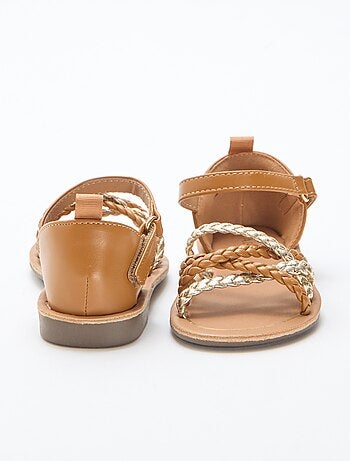 Sandalias con múltiples tiras trenzadas