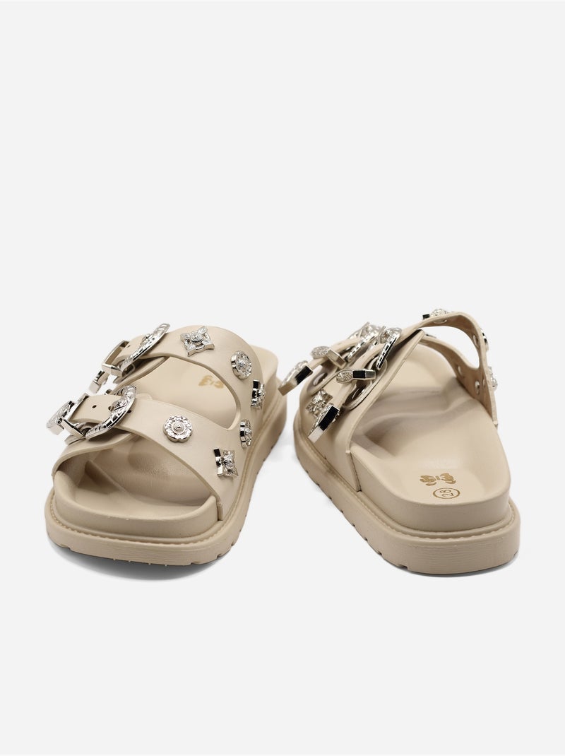 Sandalias con tachuelas Beige - Kiabi