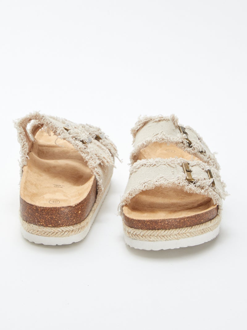 Sandalias con tela y flecos BEIGE - Kiabi