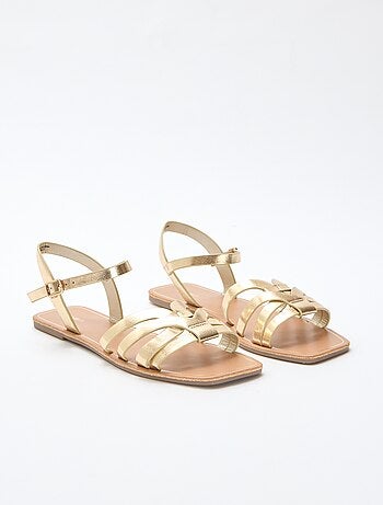 Sandalias con tira cruzada