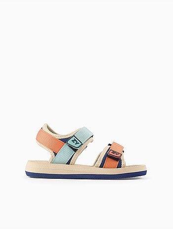 Sandalias con tiras autoadherentes
