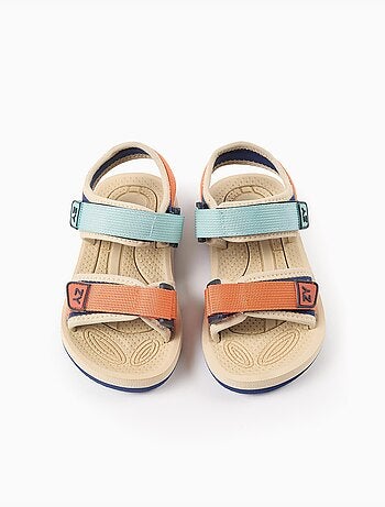 Sandalias con tiras autoadherentes