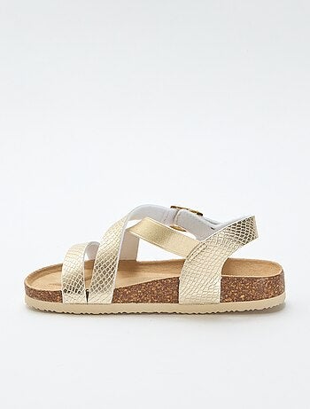 Sandalias con tiras cruzadas