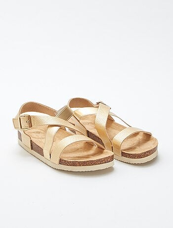 Sandalias con tiras cruzadas